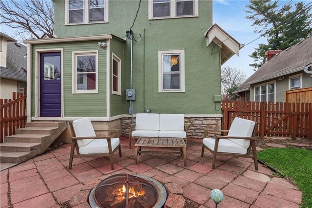 7148 Oak Street, Kansas City, MO 64114