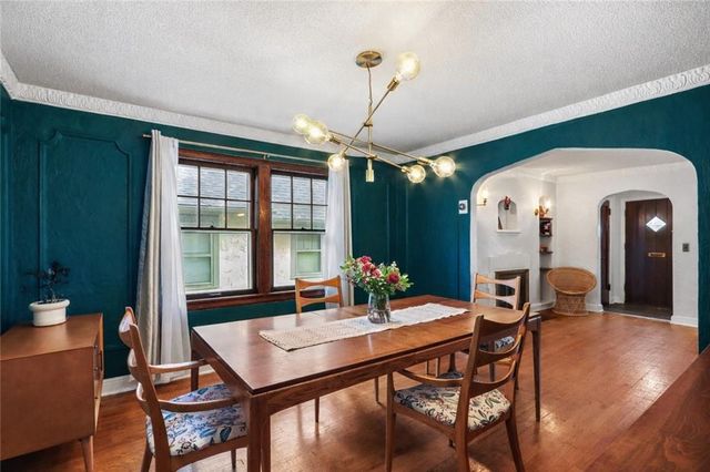 7148 Oak Street, Kansas City, MO 64114