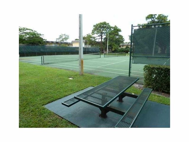 5186 NE 6th Avenue 707, Oakland Park, FL 33334