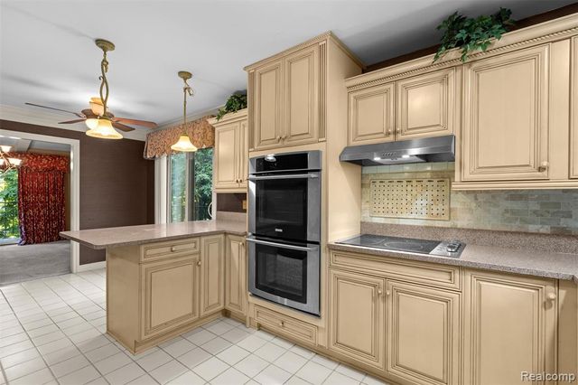 6471 Maple Hills Drive, Bloomfield Hills, MI 48301