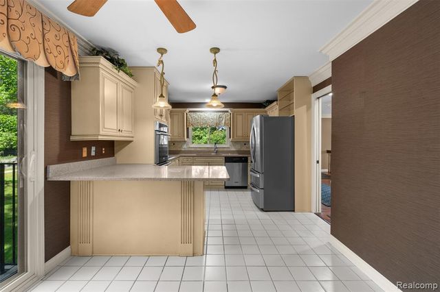 6471 Maple Hills Drive, Bloomfield Hills, MI 48301
