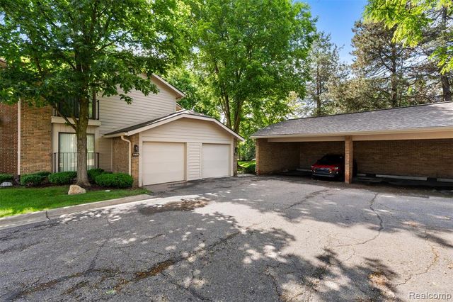 6471 Maple Hills Drive, Bloomfield Hills, MI 48301