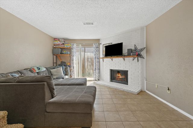 621 Carriagehouse Lane 2, Garland, TX 75040