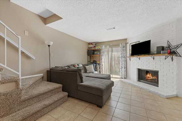 621 Carriagehouse Lane 2, Garland, TX 75040