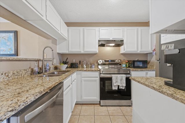 621 Carriagehouse Lane 2, Garland, TX 75040