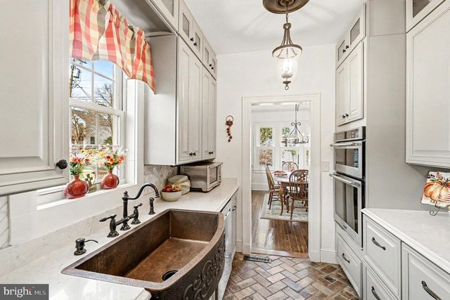 904 HANOVER ST, Fredericksburg, VA 22401