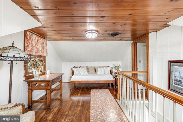 904 HANOVER ST, Fredericksburg, VA 22401