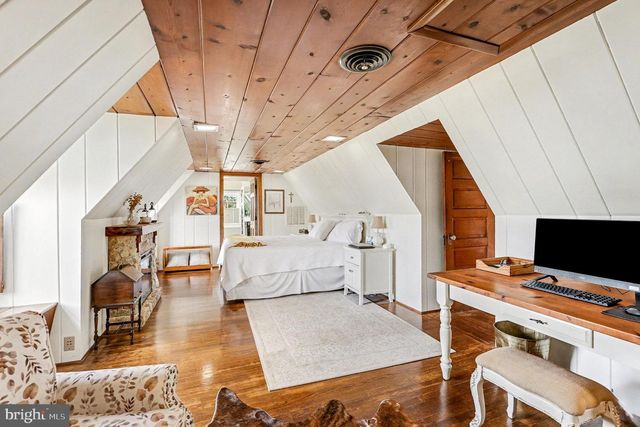 904 HANOVER ST, Fredericksburg, VA 22401