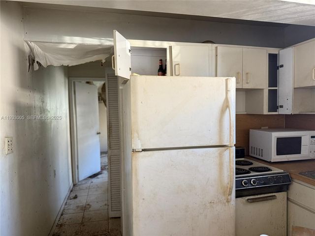 830 SW 72nd Ave, Miami, FL 33144