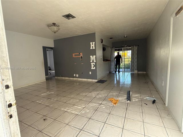 830 SW 72nd Ave, Miami, FL 33144