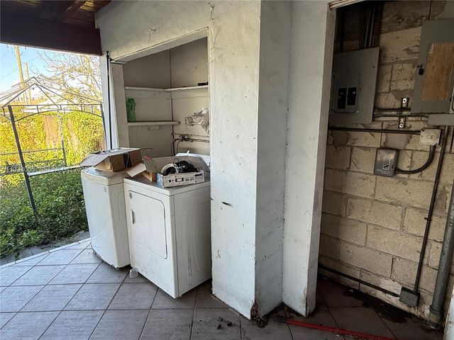 830 SW 72nd Ave, Miami, FL 33144