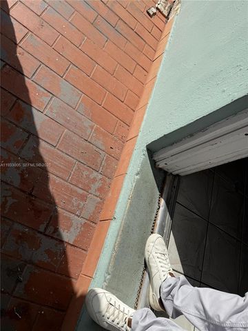 830 SW 72nd Ave, Miami, FL 33144