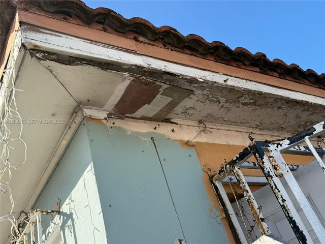 830 SW 72nd Ave, Miami, FL 33144