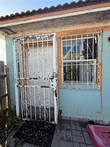 830 SW 72nd Ave, Miami, FL 33144