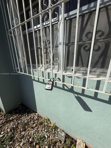 830 SW 72nd Ave, Miami, FL 33144