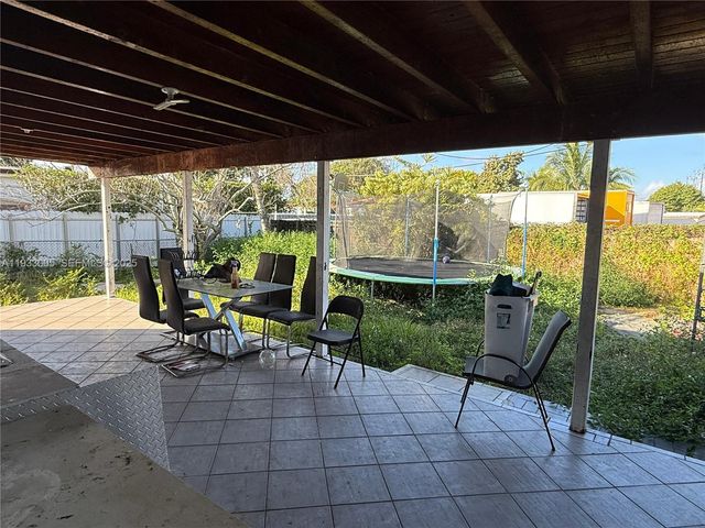 830 SW 72nd Ave, Miami, FL 33144