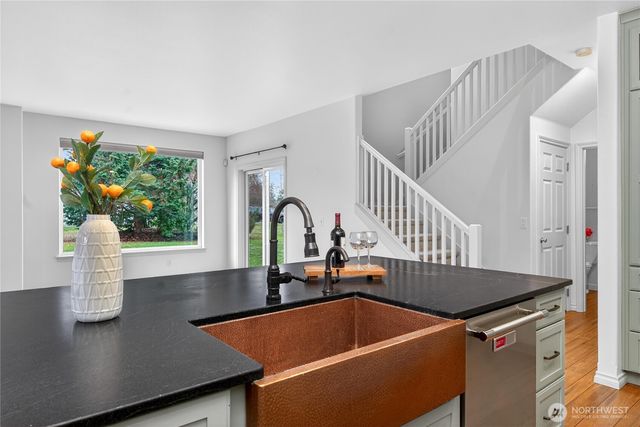 2205 215th Avenue E, Lake Tapps, WA 98391