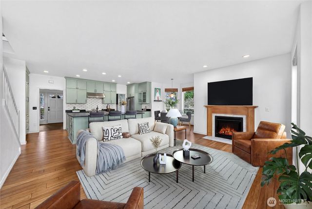 2205 215th Avenue E, Lake Tapps, WA 98391