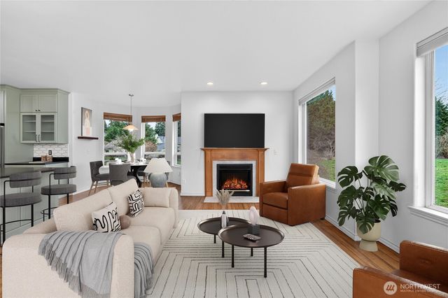 2205 215th Avenue E, Lake Tapps, WA 98391