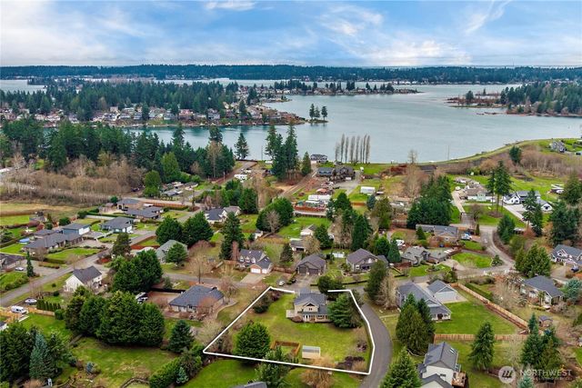 2205 215th Avenue E, Lake Tapps, WA 98391
