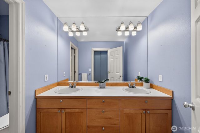 2205 215th Avenue E, Lake Tapps, WA 98391