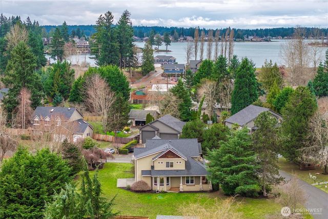 2205 215th Avenue E, Lake Tapps, WA 98391