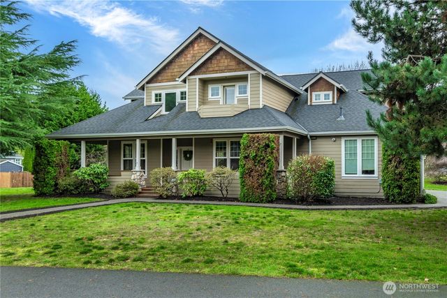 2205 215th Avenue E, Lake Tapps, WA 98391
