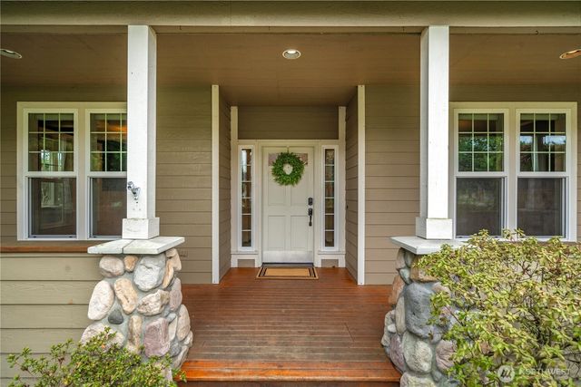 2205 215th Avenue E, Lake Tapps, WA 98391