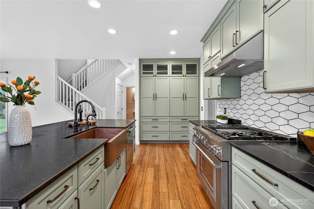 2205 215th Avenue E, Lake Tapps, WA 98391