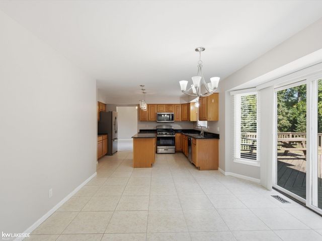 1026 Covington Place Drive, Rochester Hills, MI 48309