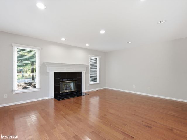 1026 Covington Place Drive, Rochester Hills, MI 48309