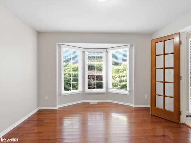 1026 Covington Place Drive, Rochester Hills, MI 48309