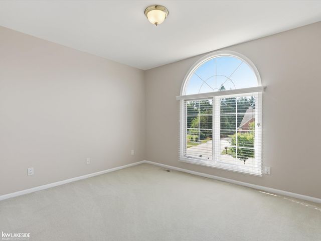 1026 Covington Place Drive, Rochester Hills, MI 48309