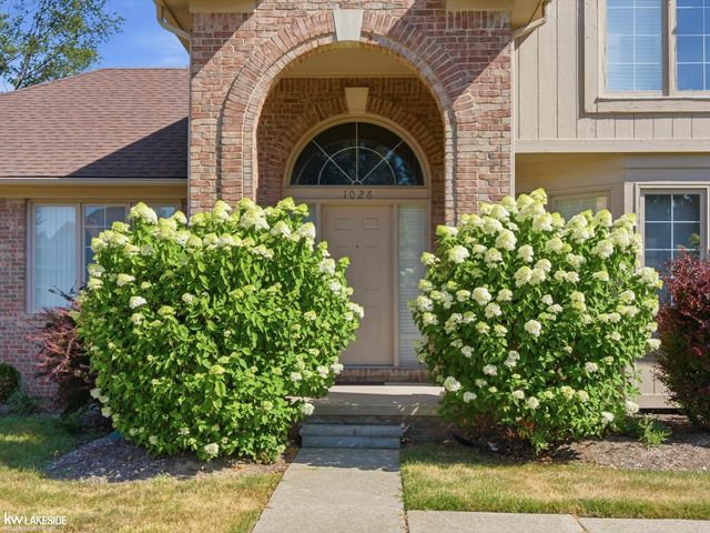 1026 Covington Place Drive, Rochester Hills, MI 48309
