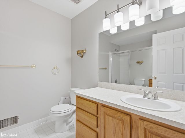 1026 Covington Place Drive, Rochester Hills, MI 48309