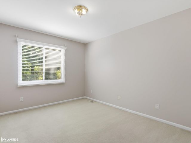 1026 Covington Place Drive, Rochester Hills, MI 48309