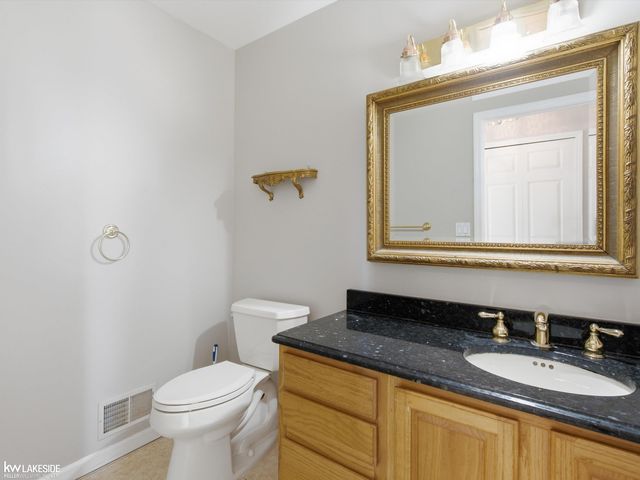1026 Covington Place Drive, Rochester Hills, MI 48309