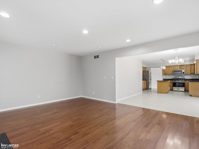 1026 Covington Place Drive, Rochester Hills, MI 48309