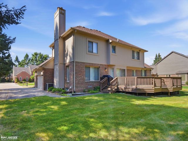 1026 Covington Place Drive, Rochester Hills, MI 48309