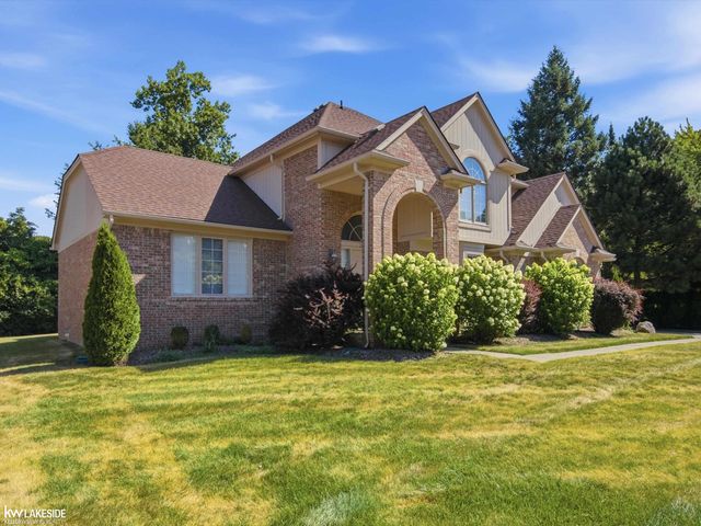 1026 Covington Place Drive, Rochester Hills, MI 48309