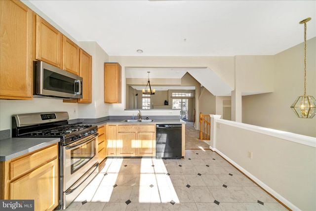 554 EISENHOWER DR, Frederick, MD 21703