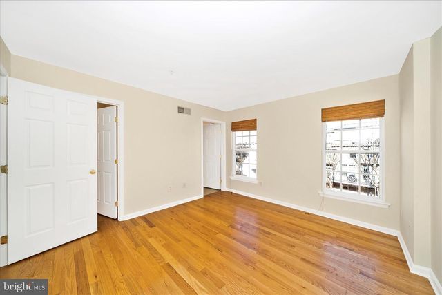 554 EISENHOWER DR, Frederick, MD 21703