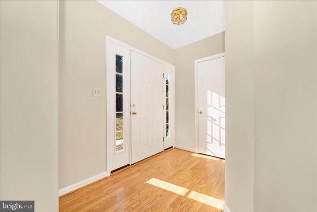 554 EISENHOWER DR, Frederick, MD 21703