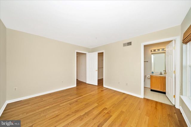 554 EISENHOWER DR, Frederick, MD 21703