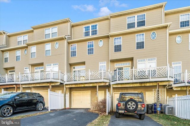 554 EISENHOWER DR, Frederick, MD 21703