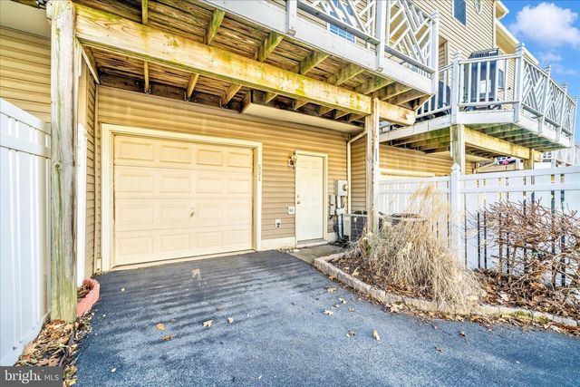 554 EISENHOWER DR, Frederick, MD 21703