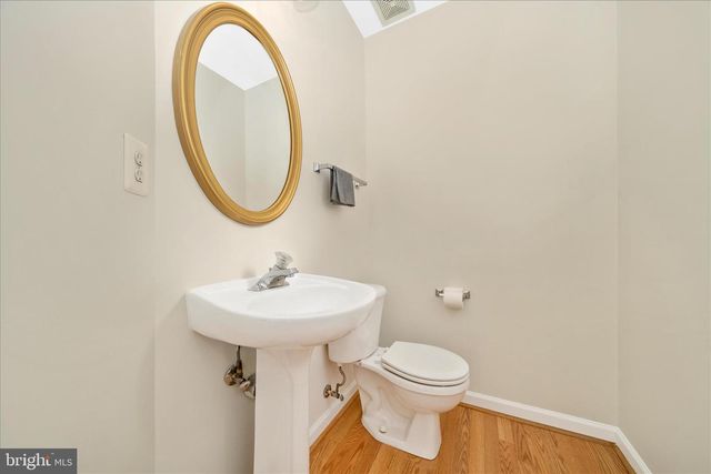 554 EISENHOWER DR, Frederick, MD 21703