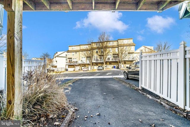 554 EISENHOWER DR, Frederick, MD 21703