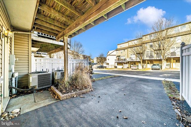 554 EISENHOWER DR, Frederick, MD 21703