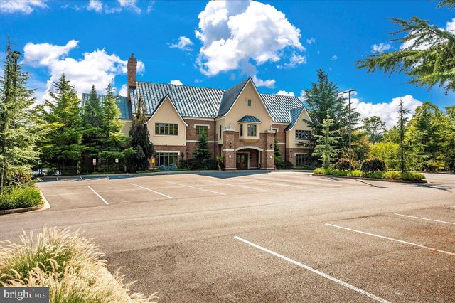 554 EISENHOWER DR, Frederick, MD 21703